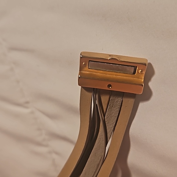 Women's  Leather - Picture 5 of 8